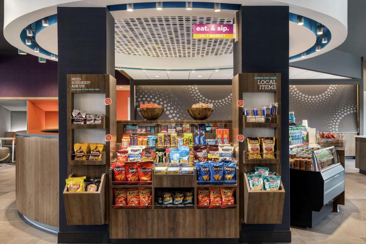 Tru By Hilton Hershey Chocolate Avenue Екстериор снимка
