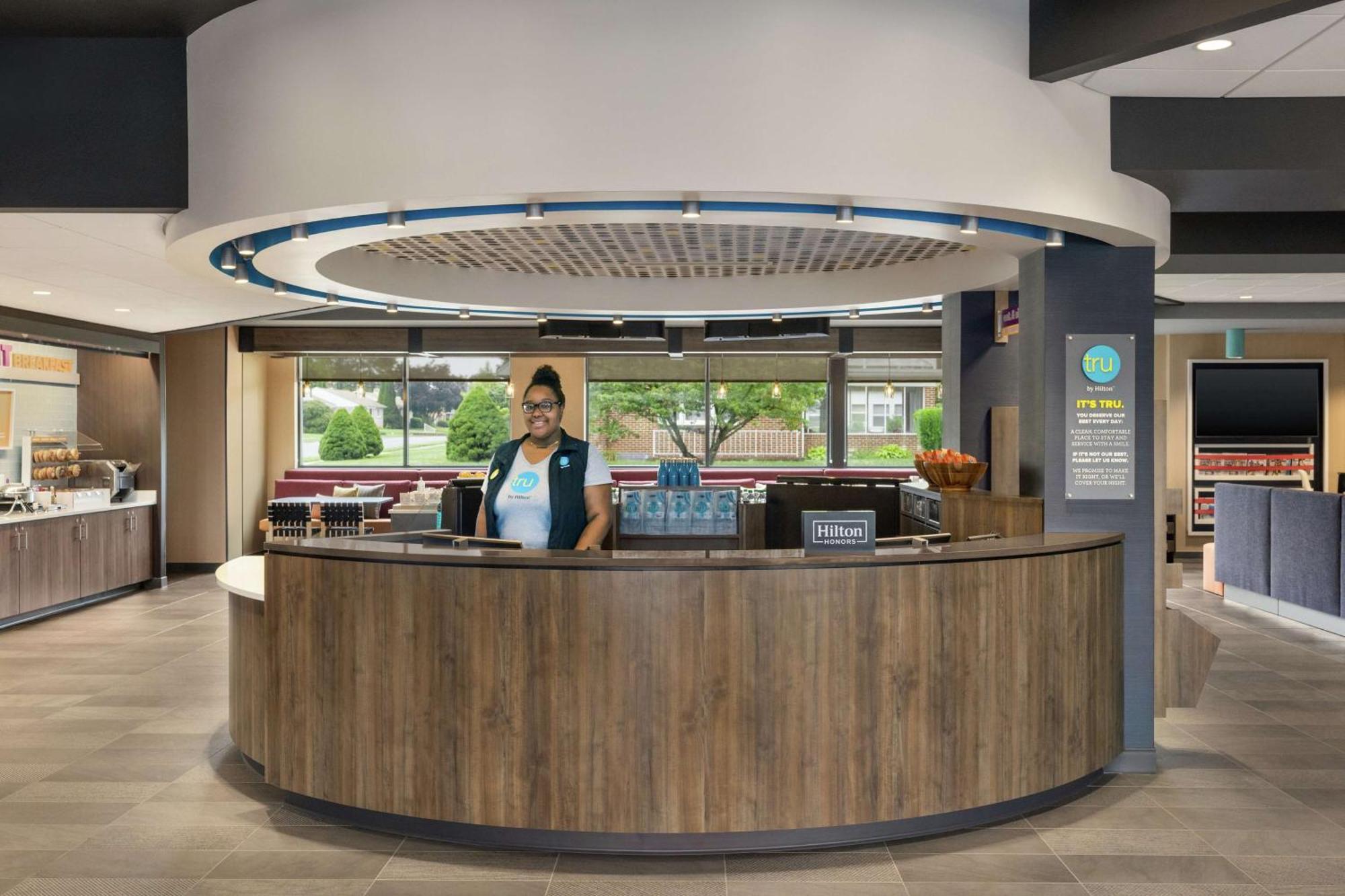Tru By Hilton Hershey Chocolate Avenue Екстериор снимка